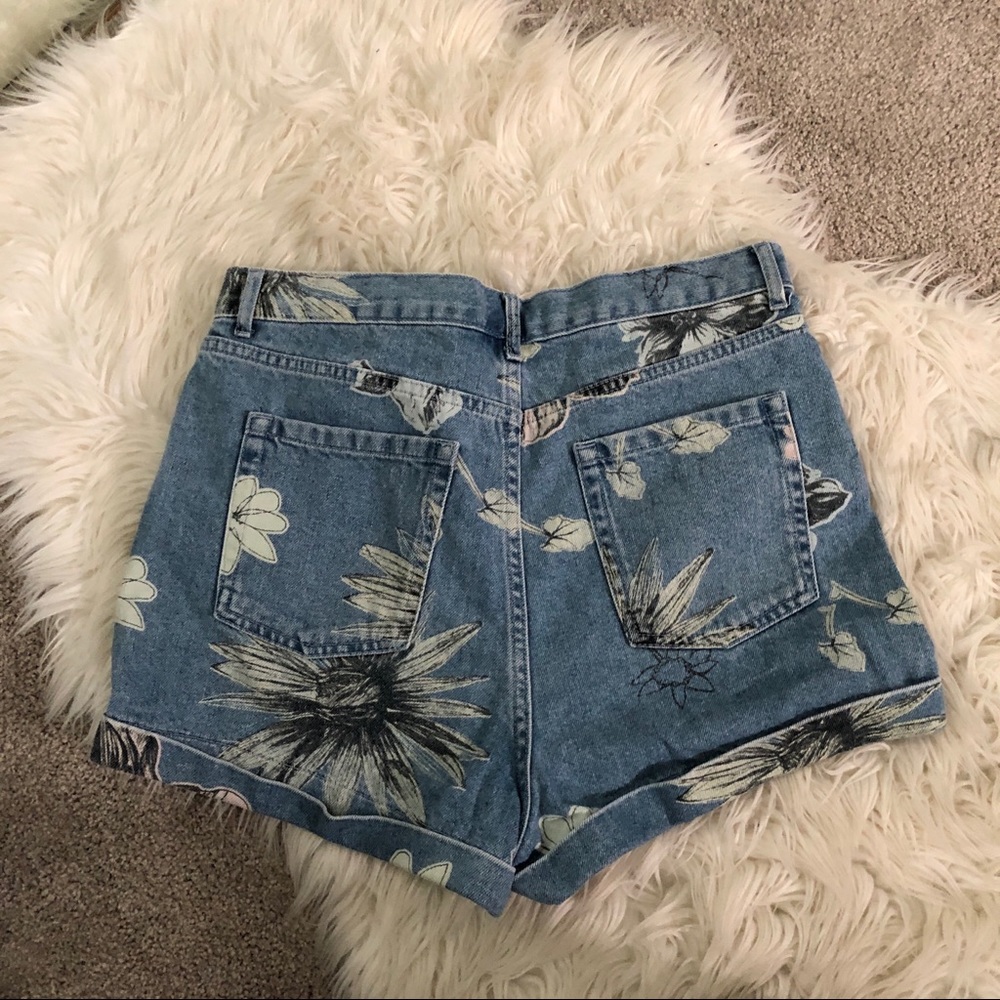 Topshop shorts - Picture 3 of 4